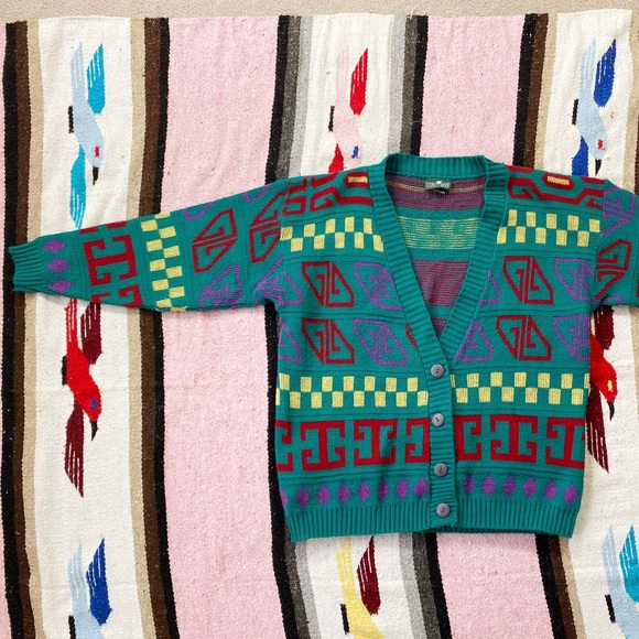 Vintage geometric print button down cardigan - Picture 6 of 12